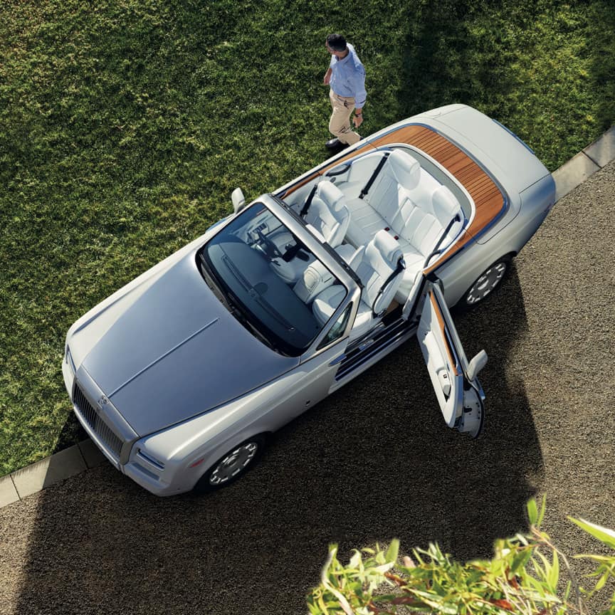 <p>Bonnet and windscreen surrounds are styled in a distinctive brushed steel, for a dramatic and dynamic finish.</p>