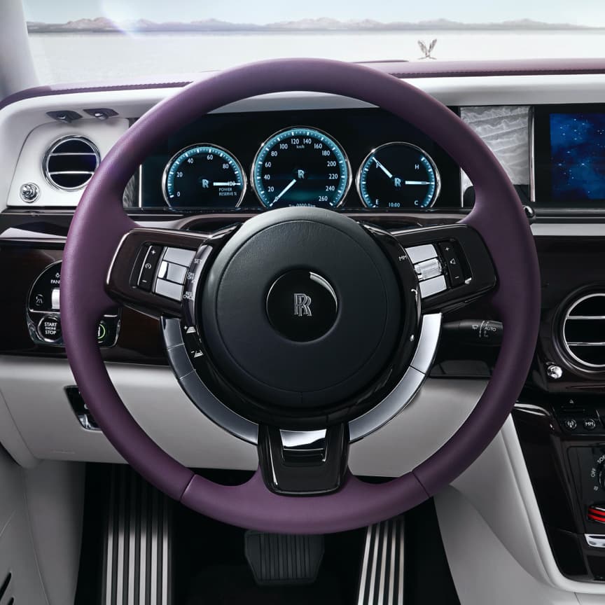 <p>A coloured steering wheel brings further opportunity for interior personalisation, bringing enhanced visual harmony to your chosen interior scheme.</p>
