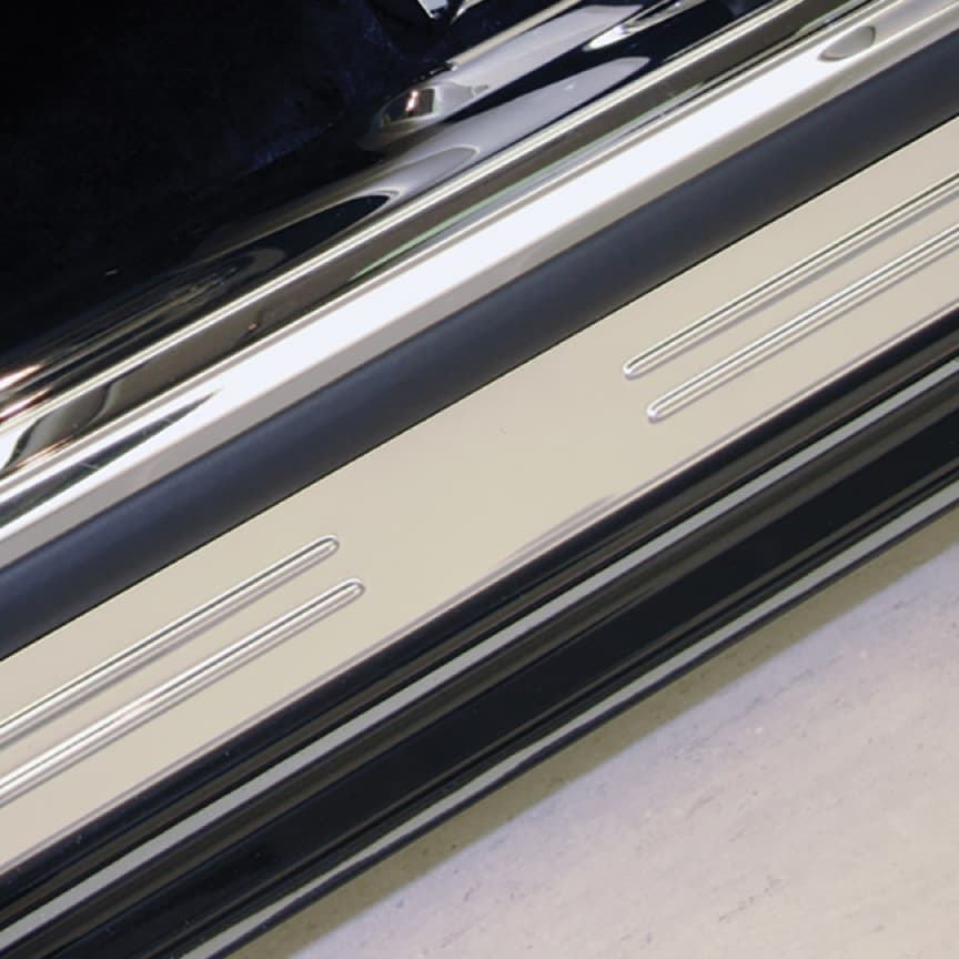 <p>Enhance the look of the treadplate area with this highly polished steel treadplate.</p>