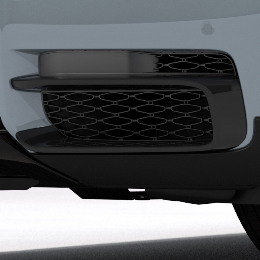 <p>Striking black bumper inserts to complement the exterior of your Cullinan.</p>