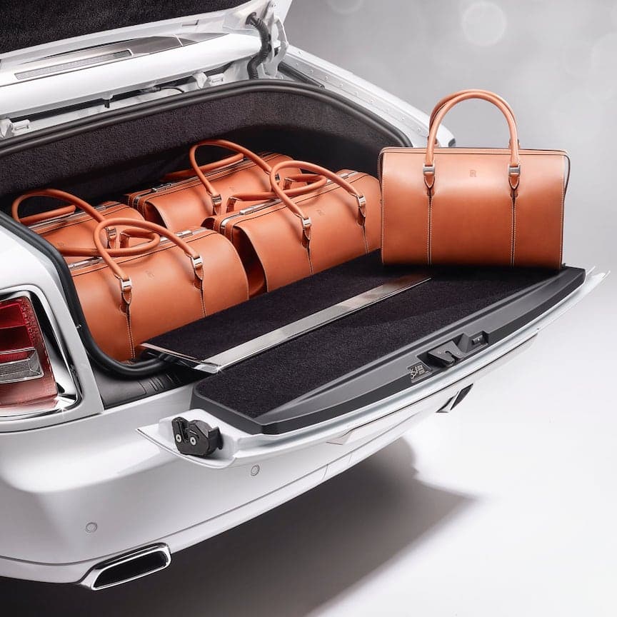 Make an entrance with the beautifully handcrafted Icon Luggage Collection, a masterpiece of practicality and elegance.