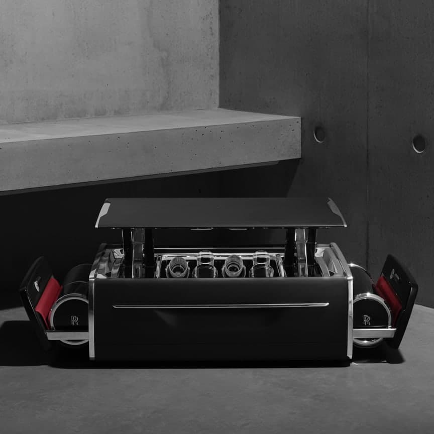 Create an elegant sense of occasion with the Champagne Chest, which marries exquisite design with signature Rolls‑Royce craftsmanship.