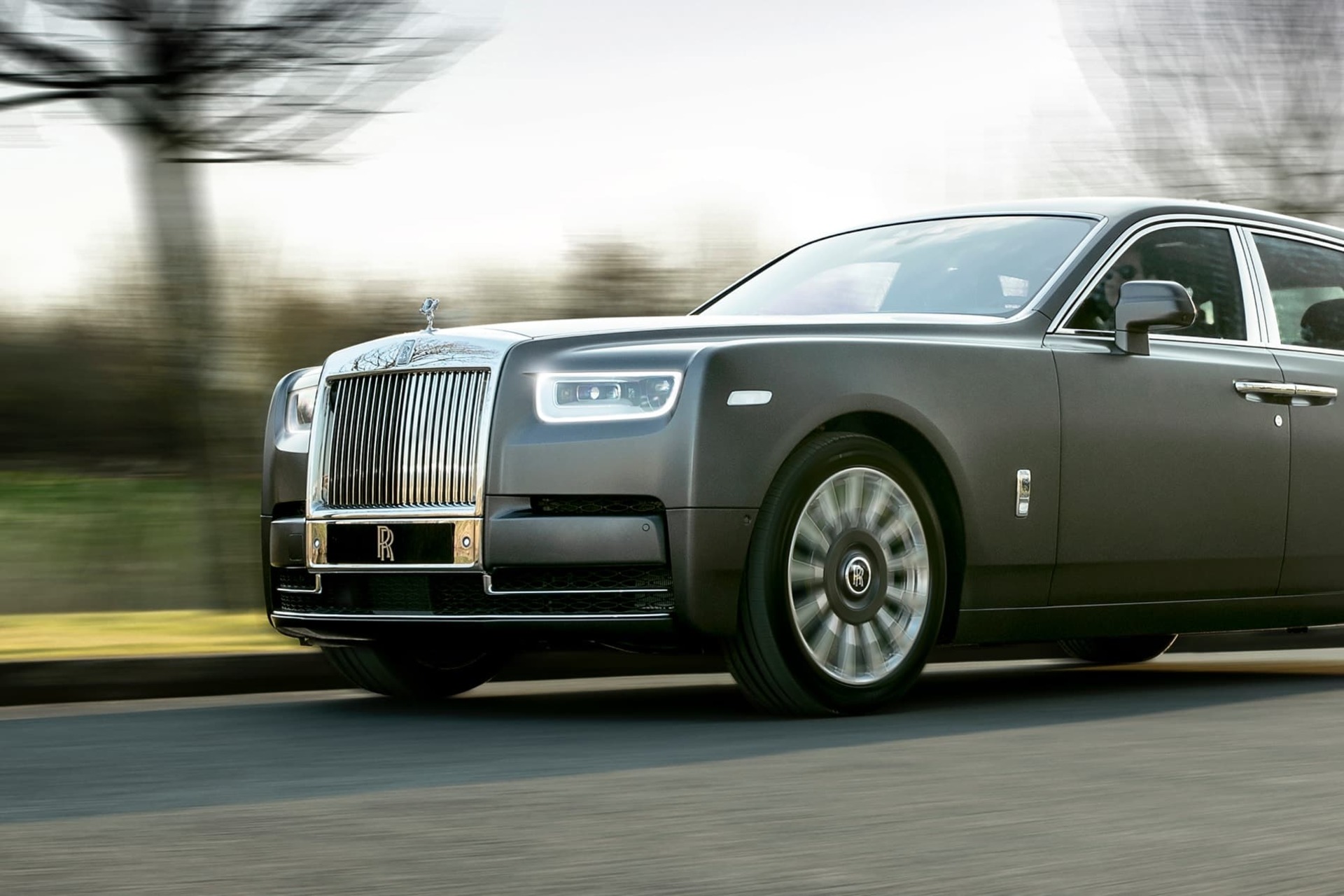 Front exterior shot of Rolls-Royce Gentleman's Tourer Phantom