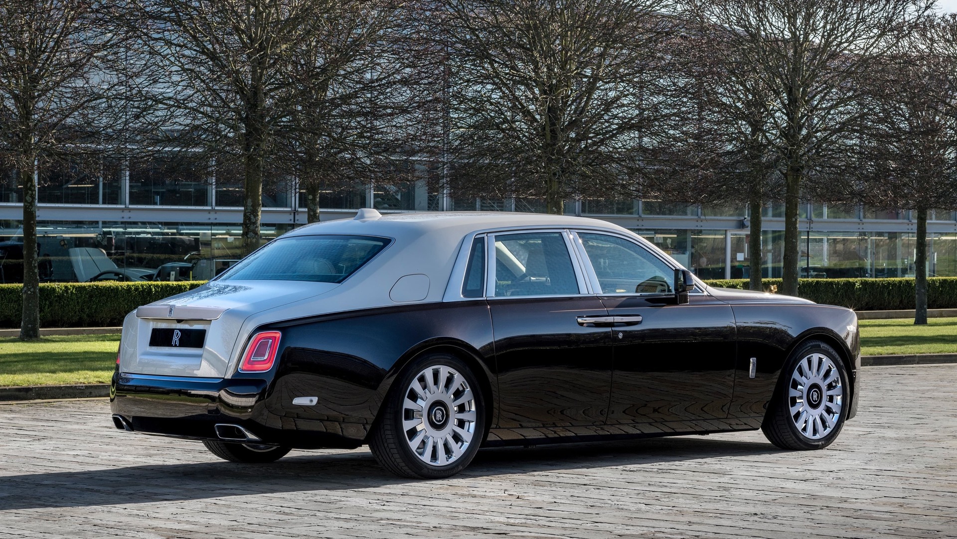 Rear side view of smokey quartz Rolls-Royce Phantom standard wheelbase