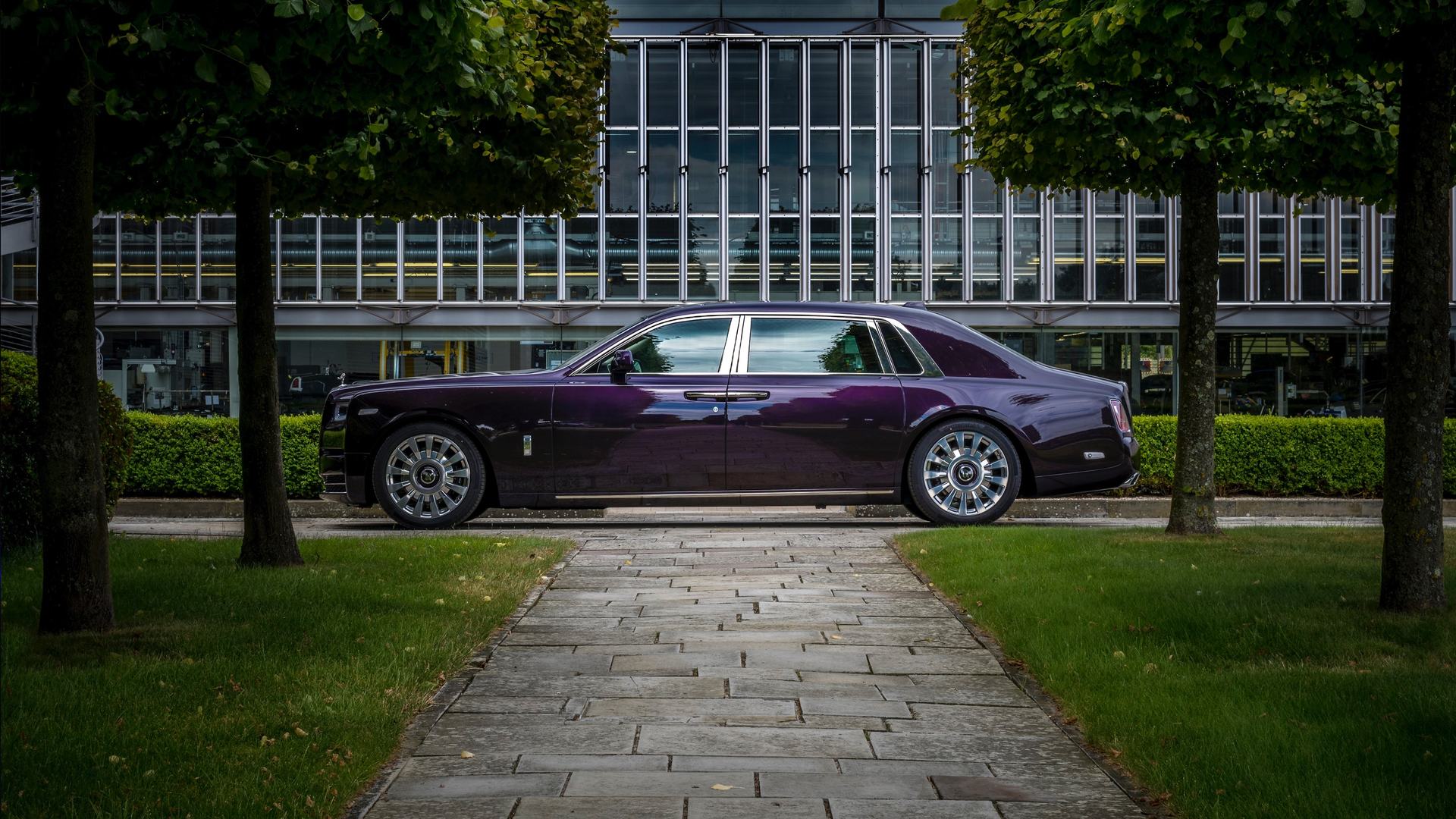 Side view of purple Rolls-Royce Phantom Extended Wheelbase