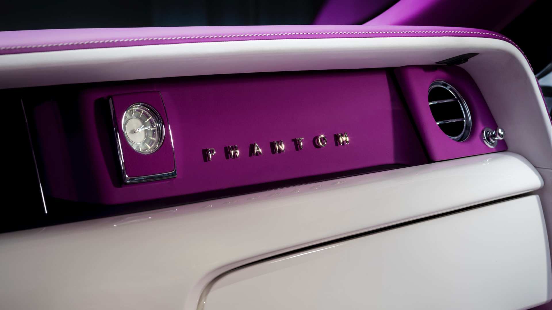 Interior dashboard and clock of Fux Rolls-Royce Phantom Extended Wheelbase