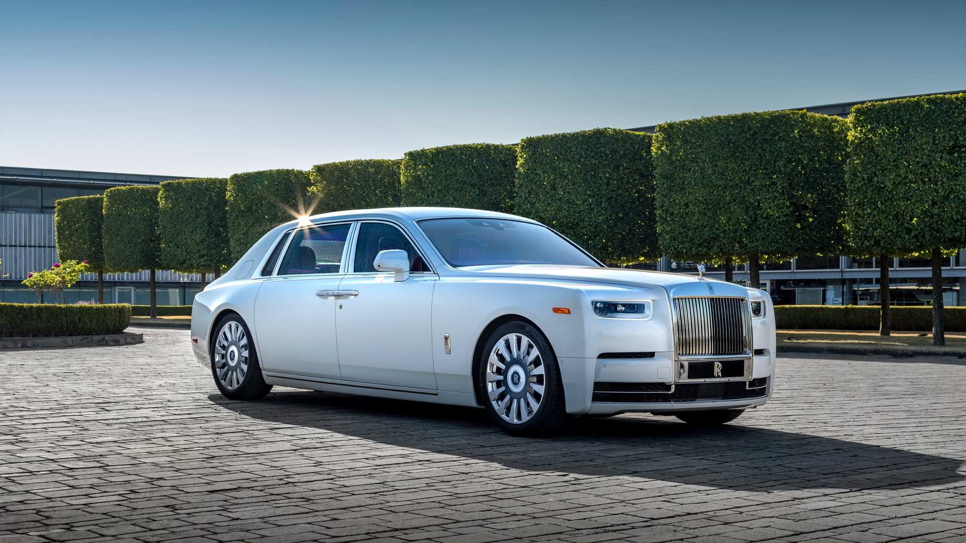 Front side view of Fux Rolls-Royce Phantom Extended Wheelbase