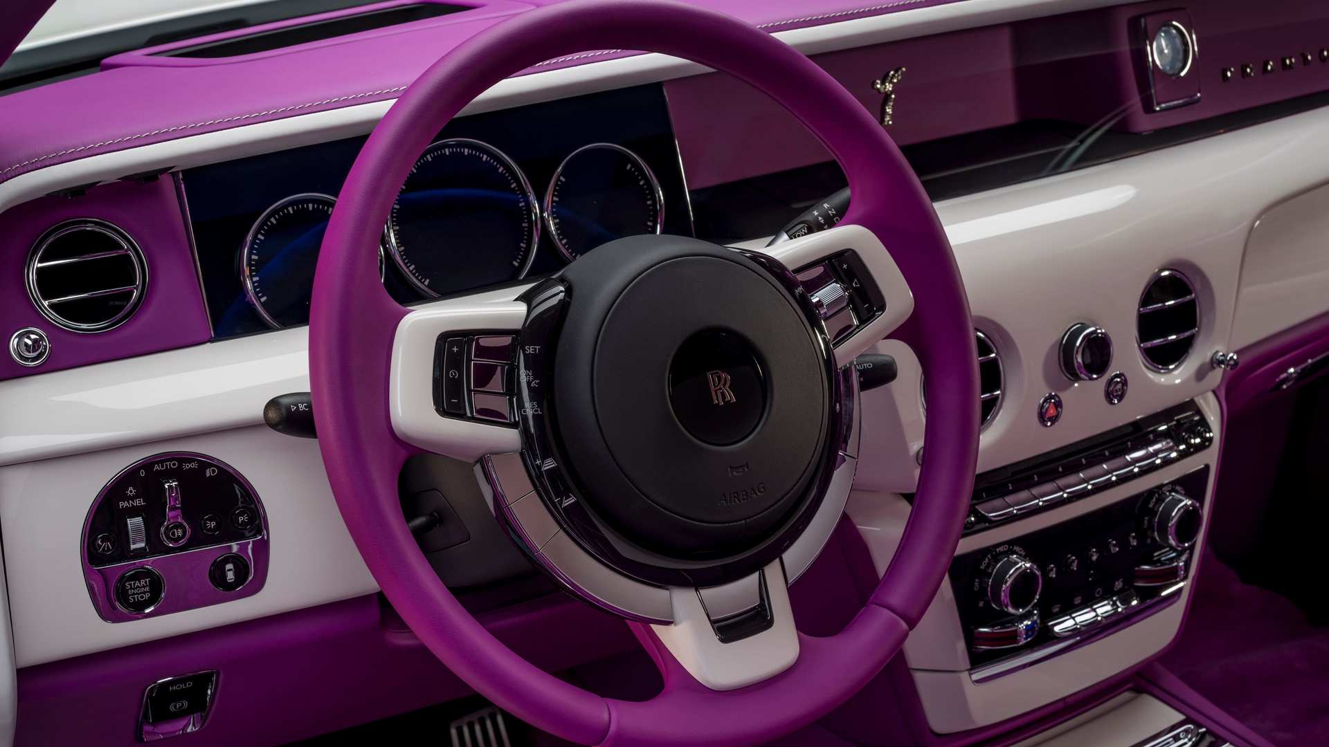 Steering wheel from Fux Rolls-Royce Phantom Extended Wheelbase