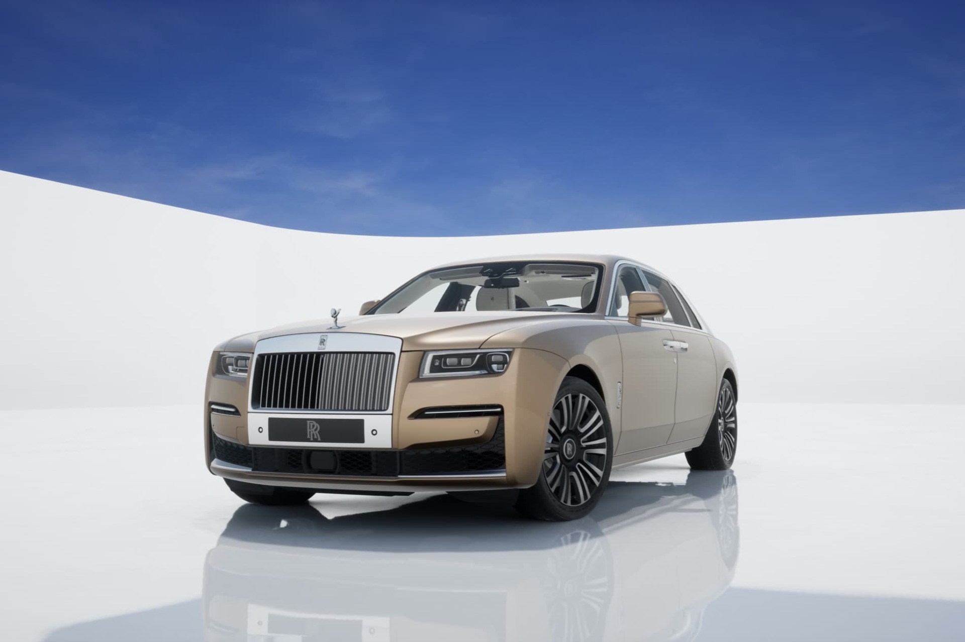3/4 front exterior of stationary Rolls-Royce Ghost Extended motor car