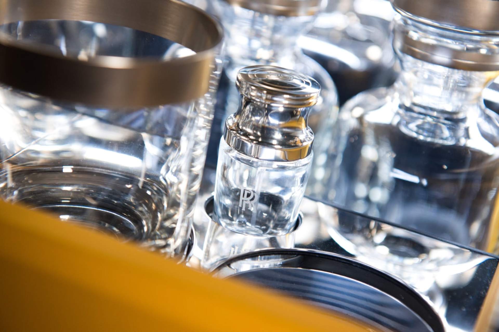 rolls-royce cocktail hamper glasses