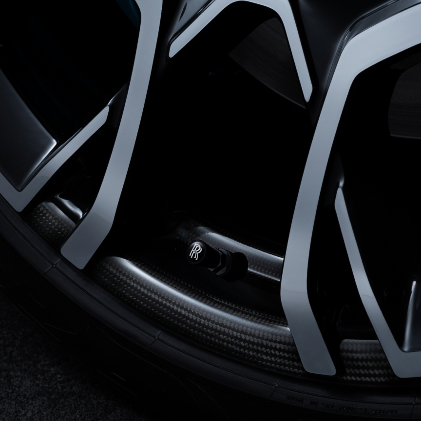 Enhance your motor car’s exterior with finishing touches to elevate your Rolls-Royce.