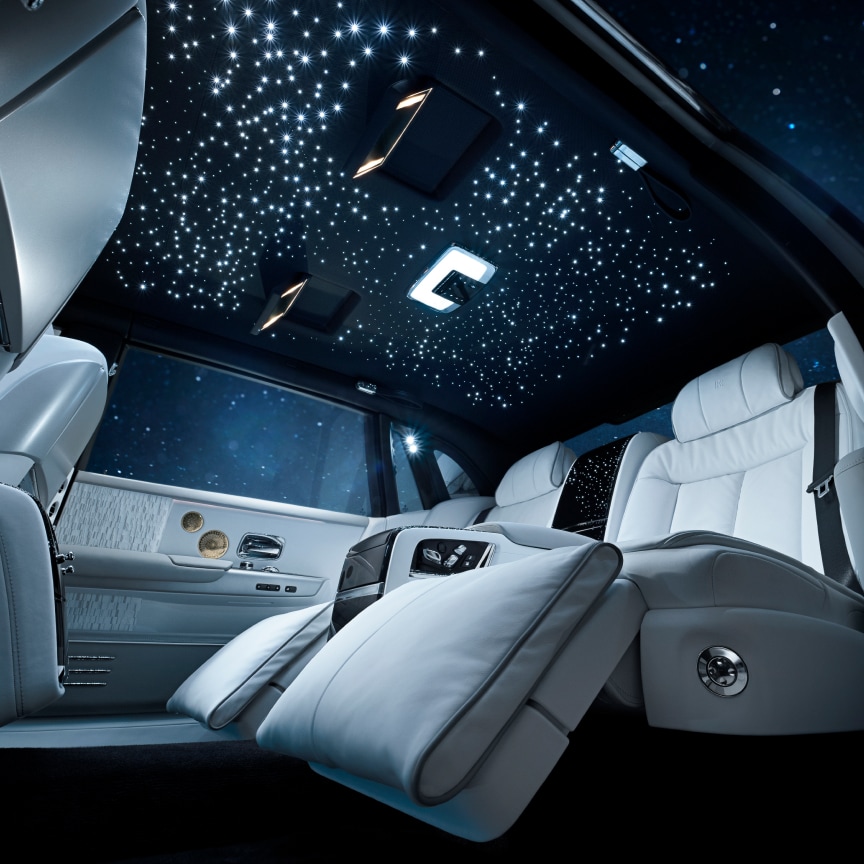 Curate the interior of your Rolls-Royce cabin with tailored and customisable accessories.