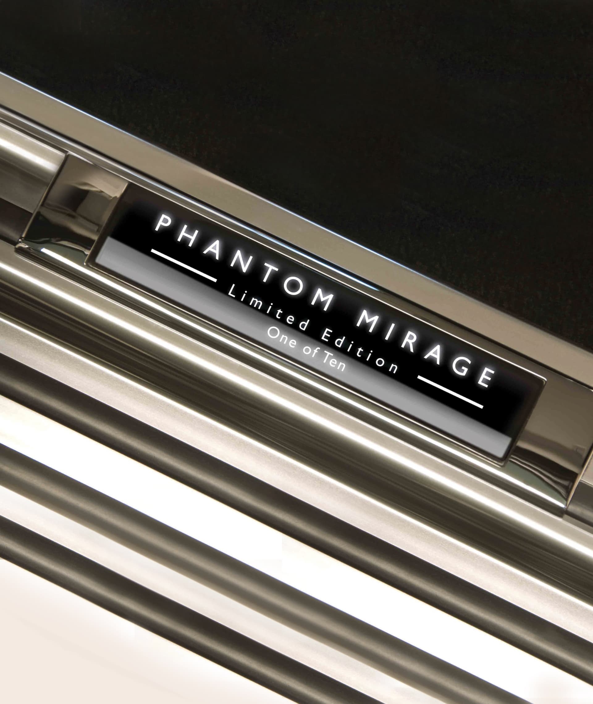 Personalised illuminated treadplate which synchronises with the interior lighting of a bespoke Rolls-Royce motor car