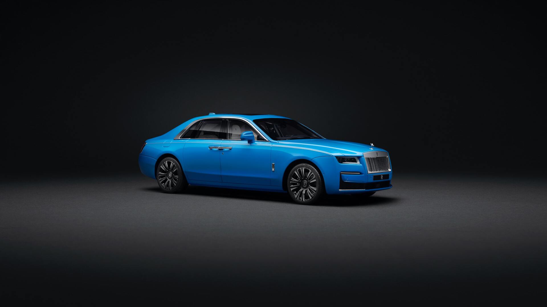 1:18 scale model of the Rolls-Royce Ghost motor car in Galileo Blue,