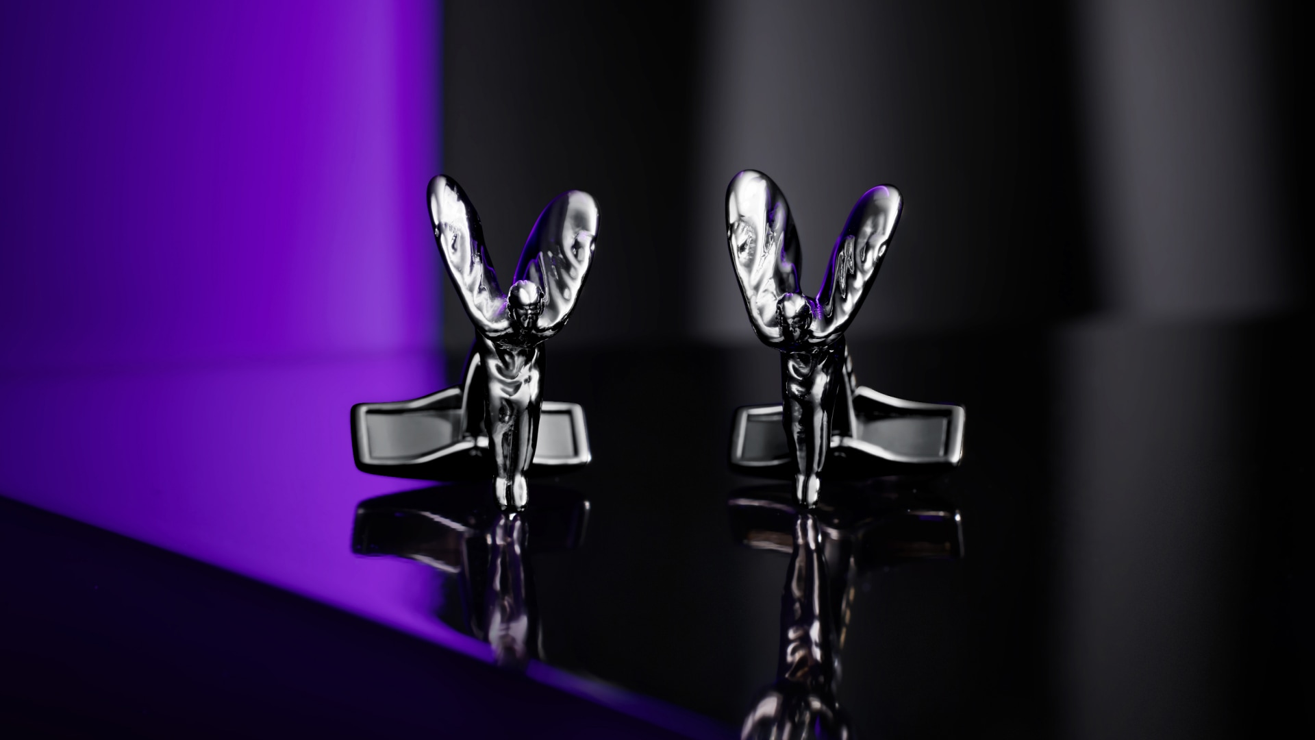 Front view of the Spirit of Ecstasy Cufflinks in Ruthenium