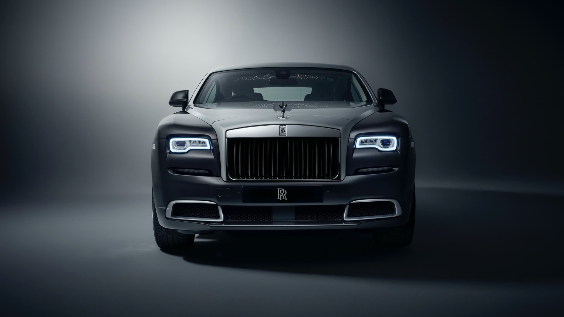 Front view of the bumper of a dark Wraith with the aero insert.