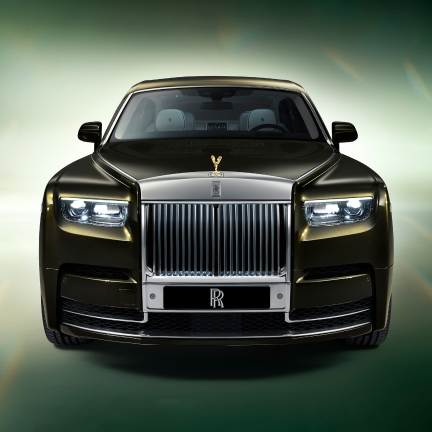 Serenity awaits with Phantom Extended Series II — the pinnacle Rolls-Royce realised through master craftsmanship.
