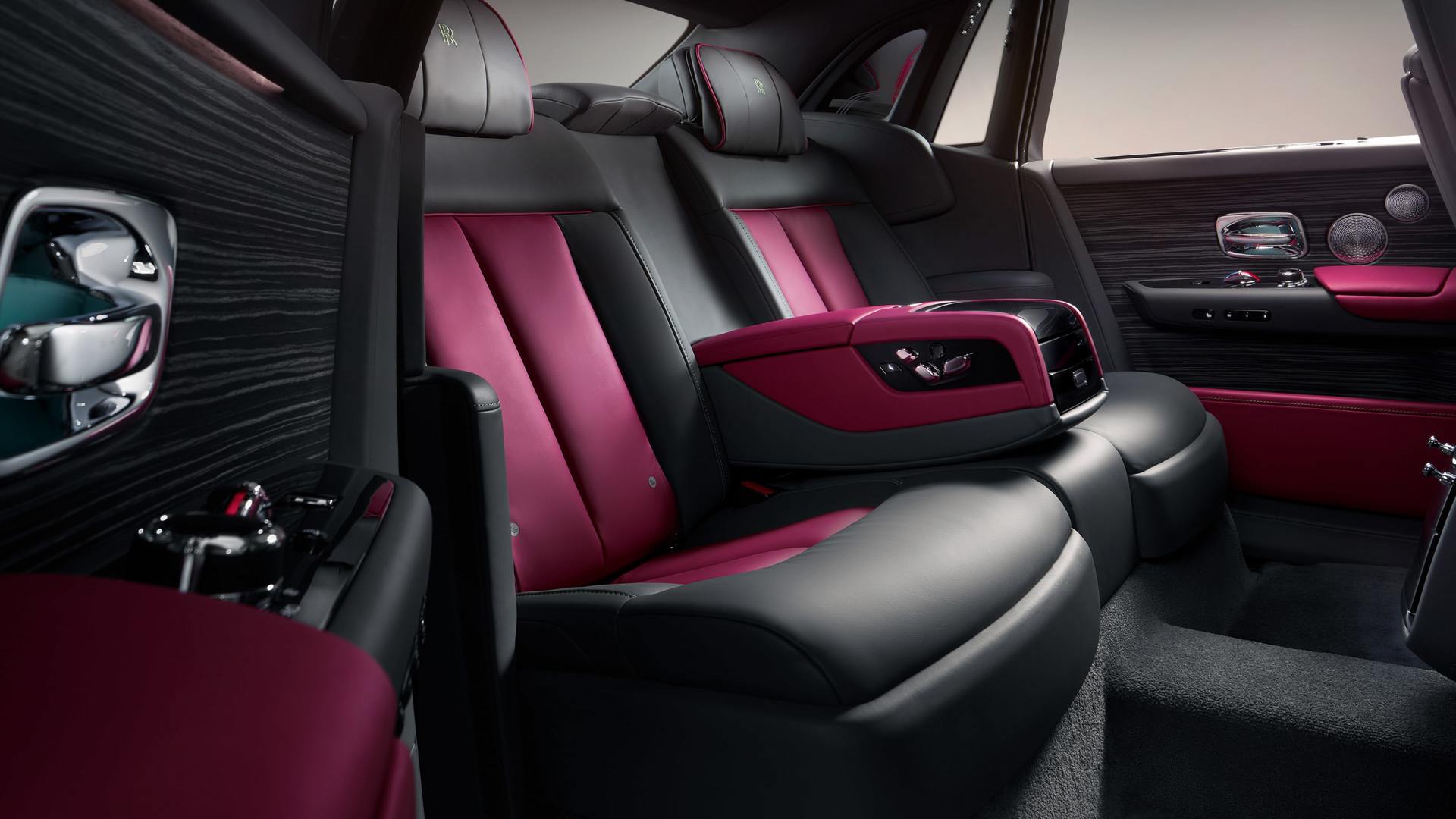 The back seats and interior of a Rolls-Royce Phantom Series II